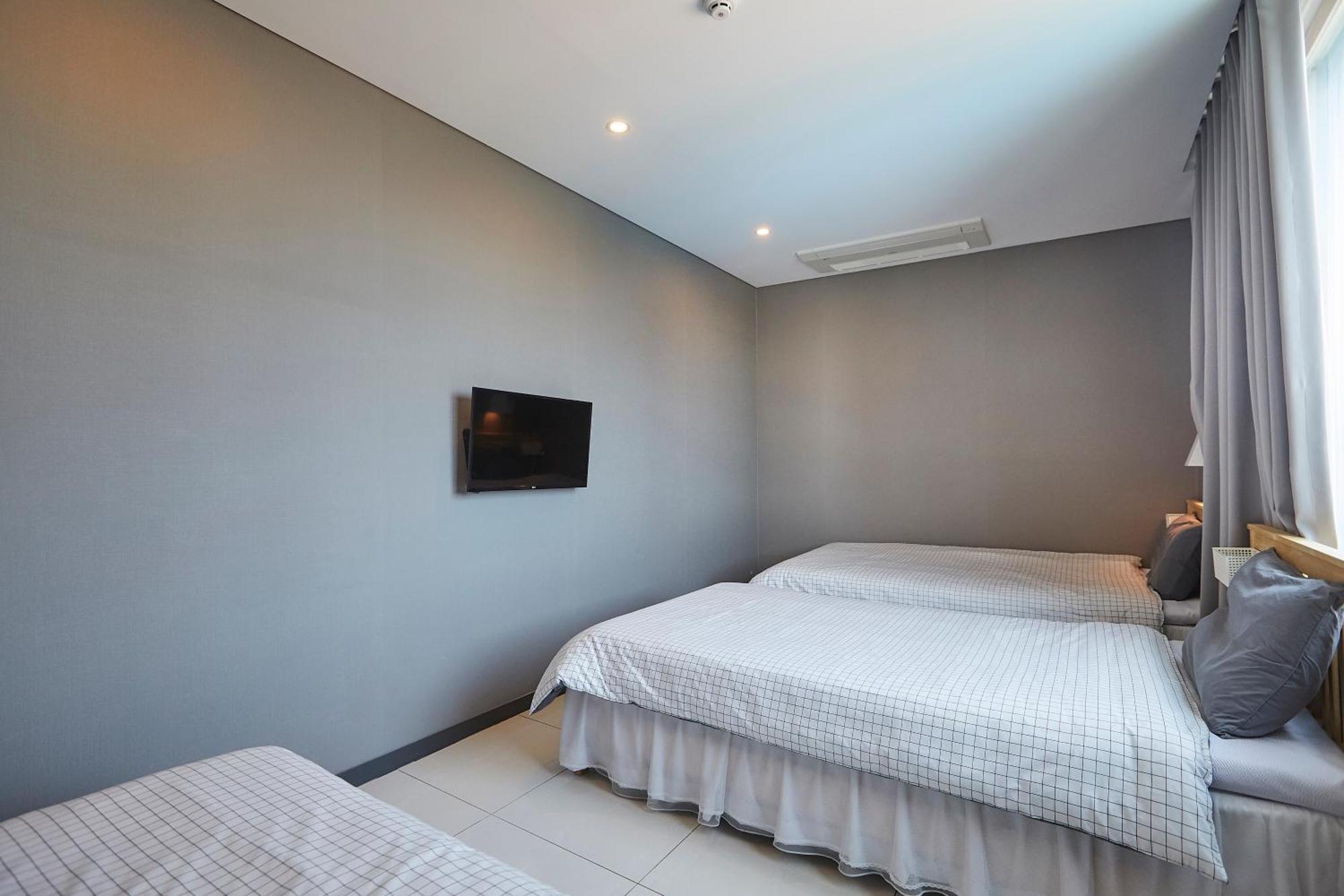 Red-Lighthouse Guest House Sokcho Phòng bức ảnh