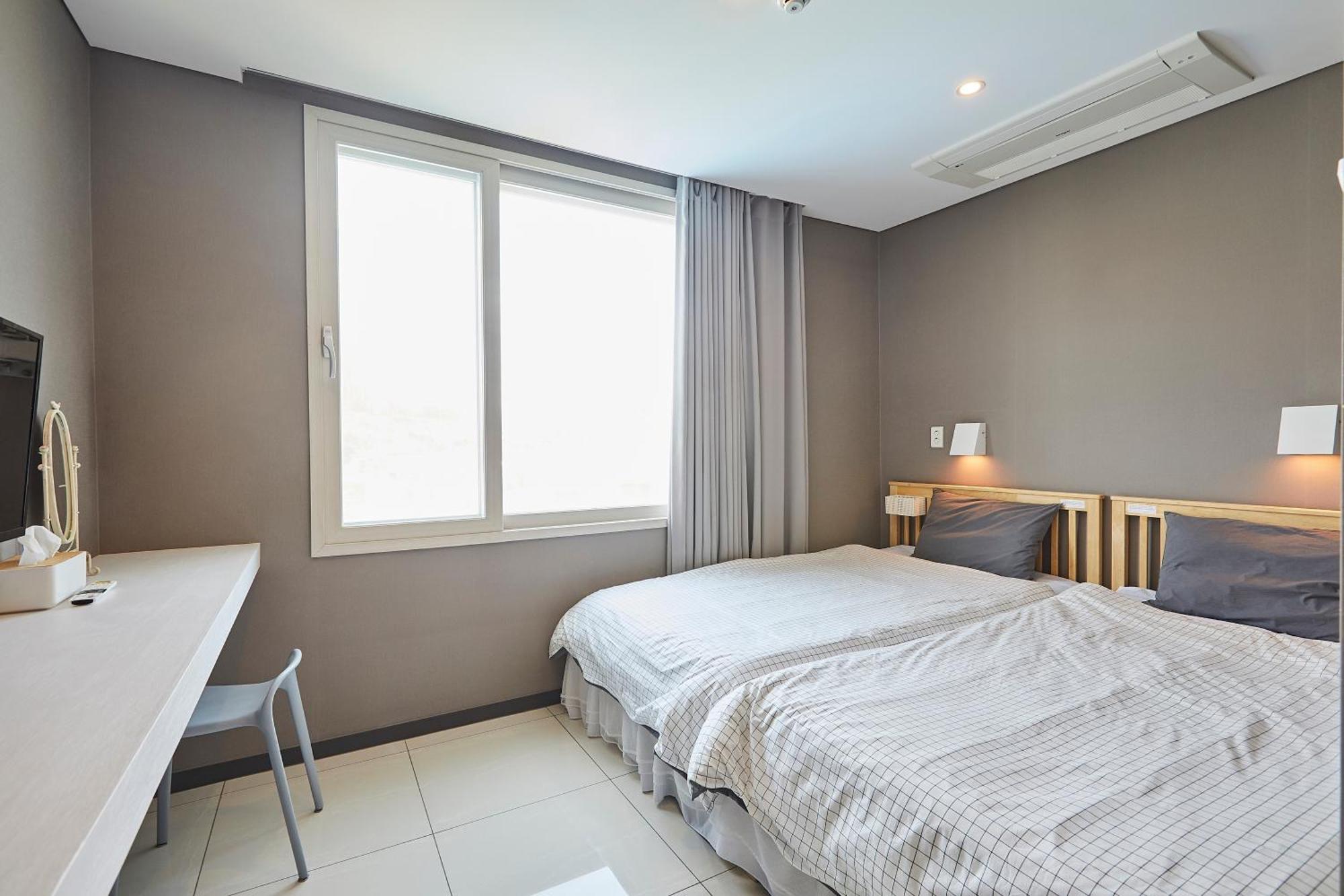 Red-Lighthouse Guest House Sokcho Phòng bức ảnh