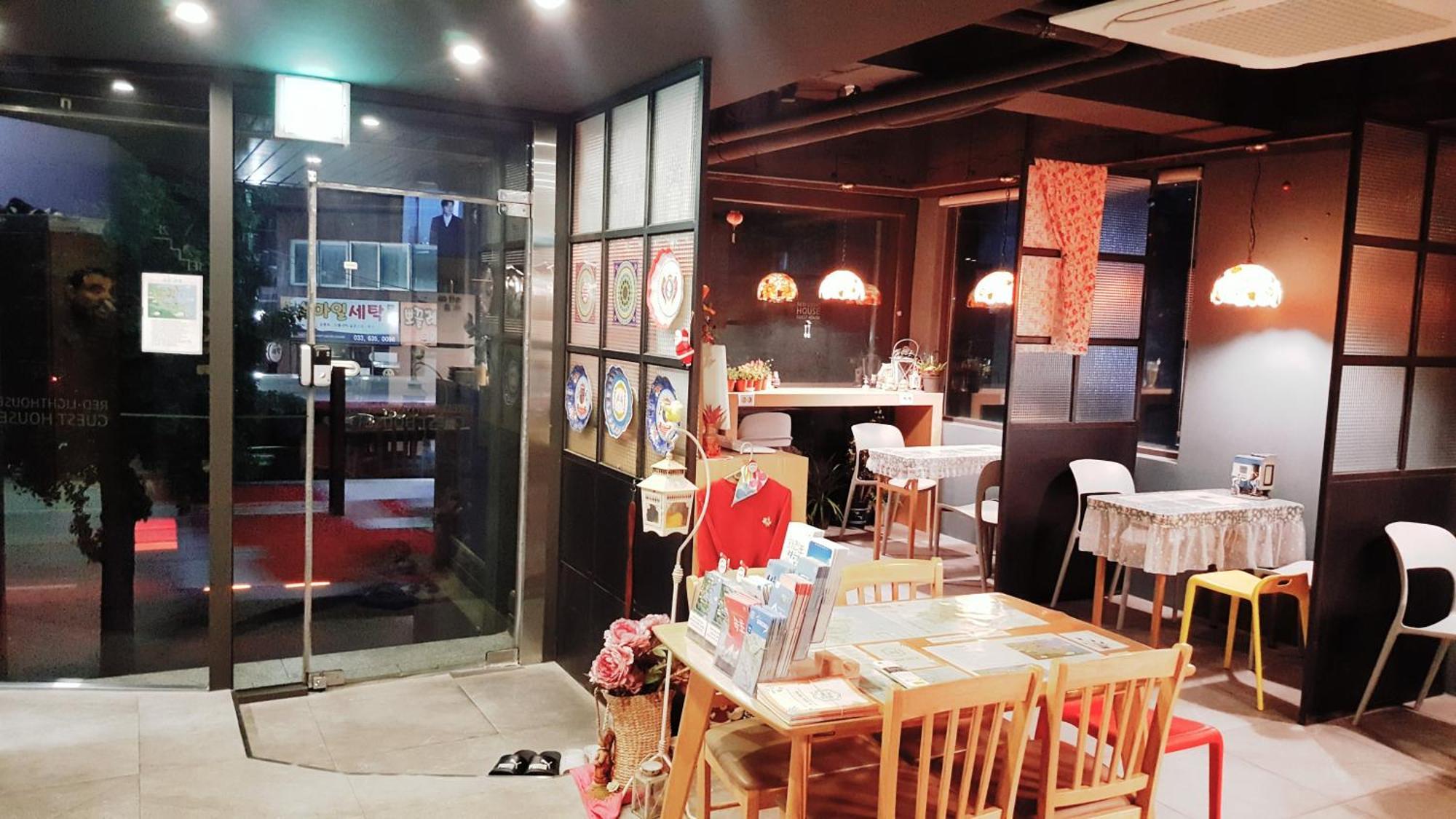 Red-Lighthouse Guest House Sokcho Ngoại thất bức ảnh